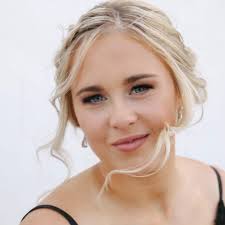 TORI BECKER MAKEUP ARTIST