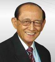 Nasi goreng indonesia aromanya berbeda dengan nasi goreng dari negara asia lain, baunya lebih bersahaja dan berbau asap, hal ini karena nasi goreng di indonesia diberi kecap manis atau kadang kala terasi, dan rasanya lebih kuat dan pedas dibanding nasi goreng cina. 5 Nama Tokoh Pendiri Asean Beserta Foto Asal Negaranya Lengkap