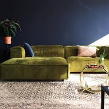 Pin De Megan Burow Em Salas Sofa De Veludo Sofa Verde Ideias Para Interiores
