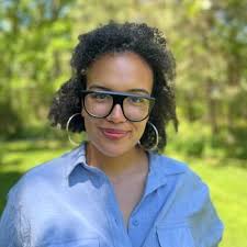 Nora Taylor's Instagram, Twitter & Facebook