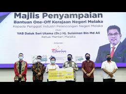 Kerajaan negeri melaka memperuntukkan sejumlah rm33,000 bagi caruman skim keselamatan sosial pekerjaan sendiri. Majlis Penyampaian Bantuan One Off Kerajaan Negeri Melaka Youtube