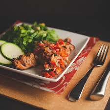 Salsa De Fraises Et De Prunes Salsa De Fraises Poulet Grille Poulet Desosse