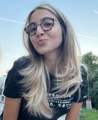 GO ANJA…. Budi mi zdrava, sretna, uporna, hrabra… Osvoji cijeli svijet i  ostvari sve svoje snove i VJERUJ kao i do sada, jer to je tvoja snaga!  Volimo te odavde do Mostara (