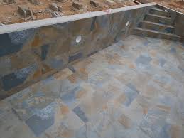 Vente De Carrelage Pour L Interieur D Une Piscine 45 X 90 Imitation Pierre Naturelle A Six Fours Les Plage Magasin De Carrelage Proche Toulon Tendance Carrelage