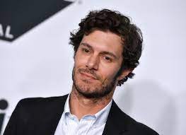 Adam Brody Joins Leighton Meester On Single Parents Adam Brody Leighton Meester Adam Brody Hot British Actors