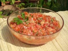 Mexikanische Koriander Scharfe Tomaten Rezept Salsa Mit Undscharfe Mexikanische Salsa Mit Tomaten Und Mexico Food Mexican Food Recipes Cilantro Recipes