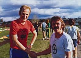 Race Winner Steve Prefontaine With 2nd Place Finisher Finnish Distance Runner Rune Holmen After Both Ran The 3000m In Madras Oregon May 4 1975 Steve Prefontaine Distance Runner Track And Field
