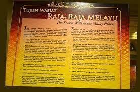 Sistem lambang bunyi yang arbitrer, yang digunakan oleh anggota suatu masyarakat untuk bekerja sama, berinteraksi ragam bahasa melayu yang dipakai oleh petani, orang desa, dan sebagainya Tidak Mungkin Wujud Bangsa Malaysia Tanpa Bahasa Melayu