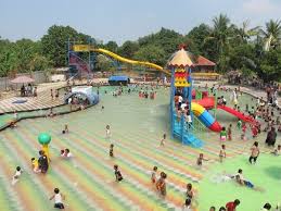 Basah-basahan di Pasir Putih, Depok