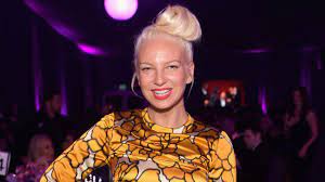 Born 18 december 1975), known mononymously as sia, is an australian singer, songwriter, voice actress and director. Sia Is A Grandmother After Adopting Two 18 Year Olds Last Year Entertainment Tonight