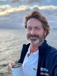 Look at the sky, the sun always shines behind the clouds. Ready for a new  day, bring it on!, ., #goodmorning #hope #håb #coffee #godmorgen #kaffe  #sky #clouds #himmel #hair #wavyhair #ventamaersk ...