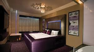 Close enough to all the legendary hollywood attractions as well as the dtla, culver city, century city, santa monica beach and many many more! Hollywood Theme Room