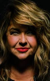 Claudine Mercier's Instagram, Twitter & Facebook