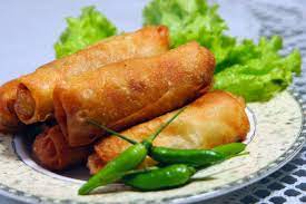 Membuat Lumpia Goreng Khas Semarang Bukanlah Hal Yang Sulit Dengan Resep Lumpia Goreng Asli Semarang Isi Rebung Enak Ini Kalian Bi Lumpia Food Culinary Travel