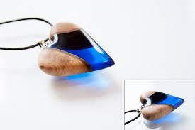 Wisior Z Drzewa Jabloni I Zywicy Hyarta Zawieszka Z Drewna Wood Resin Jewelry Wood Resin Resin Jewelry Diy