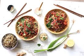 Rohkost Phad Thai Deine Ernaehrung De Rezepte Rohkost Leckeres Essen