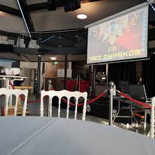 Leider hat das wetter nicht zum draußen sitzen eingeladen, die terrasse ist aber wunderschön. Photos At Royal Am See Music Venue In Friedberg Germany