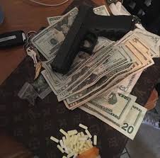 Find the large collection of 47000+ pink background images on pngtree. Pink Baddie Wallpapers Gun And Money Pin On Bag Girl Only We Have 53 Amazing Background Pictures Carefully Picked See More About Wallpaper Pink And Background