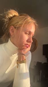 Carolina Ortuno's Instagram, Twitter & Facebook