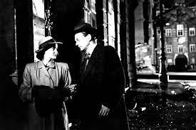 Trotz aller rückschläge blieb valli dem kino treu und drehte in den späteren jahren unter anderem mit luchino. Bild Zu Alida Valli Der Dritte Mann Bild Alida Valli Carol Reed Joseph Cotten Filmstarts De