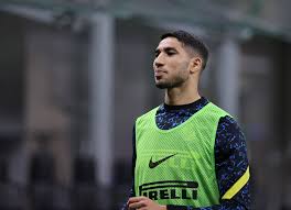 Hakimi kann auf der rechten außenbahn defensiv wie offensiv eingesetzt werden. Borussia Dortmund Manager Applauds Achraf Hakimi Transfer To Psg