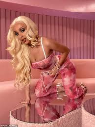 Well, we've got a cute, swirling couple for you as doja cat enters the chat. Picture Exclusive Doja Cat Wows In Floral Co Ords As She Releases Prettylittlething Collection Daily Mail Online