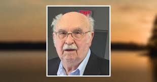 Robert Kesterson's Instagram, Twitter & Facebook