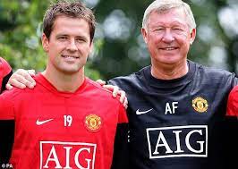 Michael owen is a former england footballer who played for liverpool, real madrid, newcastle united, manchester united and stoke city. Michael Owen Admits That Karim Benzema S Rejection Of Sir Alex Ferguson Has Allowed Manchester United To Move