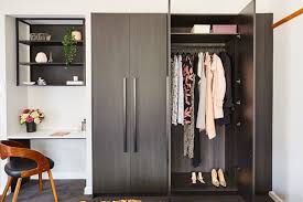 Bagi anda yang ingin membuat lemari pakaian dengan model atau desain yang. Model Lemari Baju Gantung Minimalis Mewah Custom Design