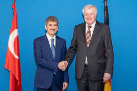 Check spelling or type a new query. Muhterem Ince On Twitter Almanya Icisleri Bakanligi Ile Guvenlik Teror Organize Suclar Ve Duzensiz Gocle Mucadelede Isbirligimizi Artiriyoruz Berlin De Almanya Icisleri Bakani Sn H Seehofer Ve Mustesar H G Engelke Dr H Teichmann Ile Heyetlerarasi