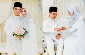 Fitri dan el atau nama sebenarnya fazilah omar yang merupakan pengurus peribadinya telah mendirikan rumah tangga pada disember tahun lalu. Myartis Com Myartis My Artis Fitri Haris Isteri Mahu Dikurniakan Anak Secepat Mungkin