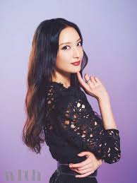 Race queen, model, tv host, and actress. èœã€…ç·' ãƒ©ã‚¹ãƒœã‚¹ é¢¨ã®æ¼†é»'ãƒ‰ãƒ¬ã‚¹ã§åœ§å€'çš„ã‚ªãƒ¼ãƒ© æ‚ªå½¹ã®é­…åŠ›èªžã‚‹ æ¯Žæ—¥ã‚­ãƒ¬ã‚¤