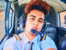 India's First Trans Pilot Declared 'Unfit' To Fly, Forced To Work As Food  Delivery Agent