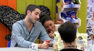 Tommaso zorzi ha provato ad abbandonare la casa del grande fratello vip 2020 aprendo la famosa porta rossa dopo la diretta con alfonso signorini. Gf Vip Selvaggia Roma Fa Allusioni Sulle Dimensioni Di Tommaso Zorzi