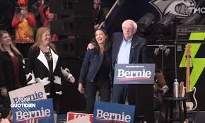 Jean castex invite les ministres à aller sur le terrain. Primaires Americaines Une Journee Avec Bernie Sanders Alexandria Ocasio Cortez Et Les Strokes Quotidien Tmc