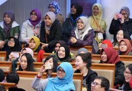 Sukacita jabatan ini mempelawa pelajar lepasan sijil pelajaran malaysia tahun 2020 yang berminat dan memenuhi syarat untuk memohon penajaan pr… Biasiswa 2021 Ijazah Sarjana Muda Degree Scholarship