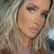 Johanna Lind's Instagram, Twitter & Facebook