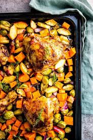 This Balsamic Glazed Chicken Sheet Pan Dinner Is Full Of Healthy Vegetables It S Quick And Sheet Pan Dinners Chicken Sheet Pan Dinners Balsamic Glazed Chicken