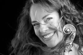 Do you ever find yourself tight and stiff while playing your instrument and  singing? Are you looking for more ease or better vocal function? I'm a  voice coach and Alexander Technique teacher.