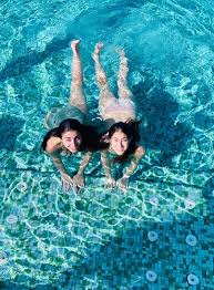 Sara Ali Khan Welcomes New Year 2020 In Maldives With Family Sara Ali Khan Pics Instagram Pictures