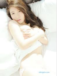 纯欲女神『鸡排妹』郑家纯「我是ili鄭家純」寫真書The goddess of pure desire Chicken Chop  Girl Zheng Jiachun I am ili Zheng Jiachun photo book