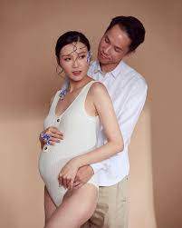 豪門女星懷孕愛看A片想啪啪啪老公竟怕「撞到寶寶頭」 - 自由娛樂