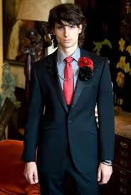 Black And Red Mens Suit Something A Little Different Gorgeous For Those With A Black Red Theme Fashion Groom Outfit Dressing