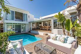 The house was perfect for our family of 10, including 3 children, ages 4, 2 and 1. Perfect Beach House For Families Review Of White Waves Beach House On Bloubergstrand Beachfront Bloubergstrand South Africa Tripadvisor
