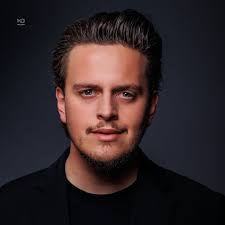 Surah Al-Mau'n: Verses That Transcend Fear