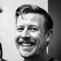 200+ perfiles de «David Strand»