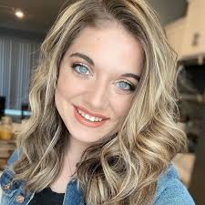 Ashley Myers's Instagram, Twitter & Facebook