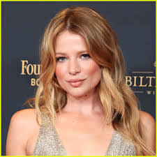 Hannah Vince's Instagram, Twitter & Facebook