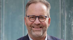 Opinion: How to retire early with financial confidence >> See the full  article below ⬇️