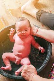Bathing a newborn for the first time can be a little daunting. Premium Photo Newborn Child Boy Having His Bath